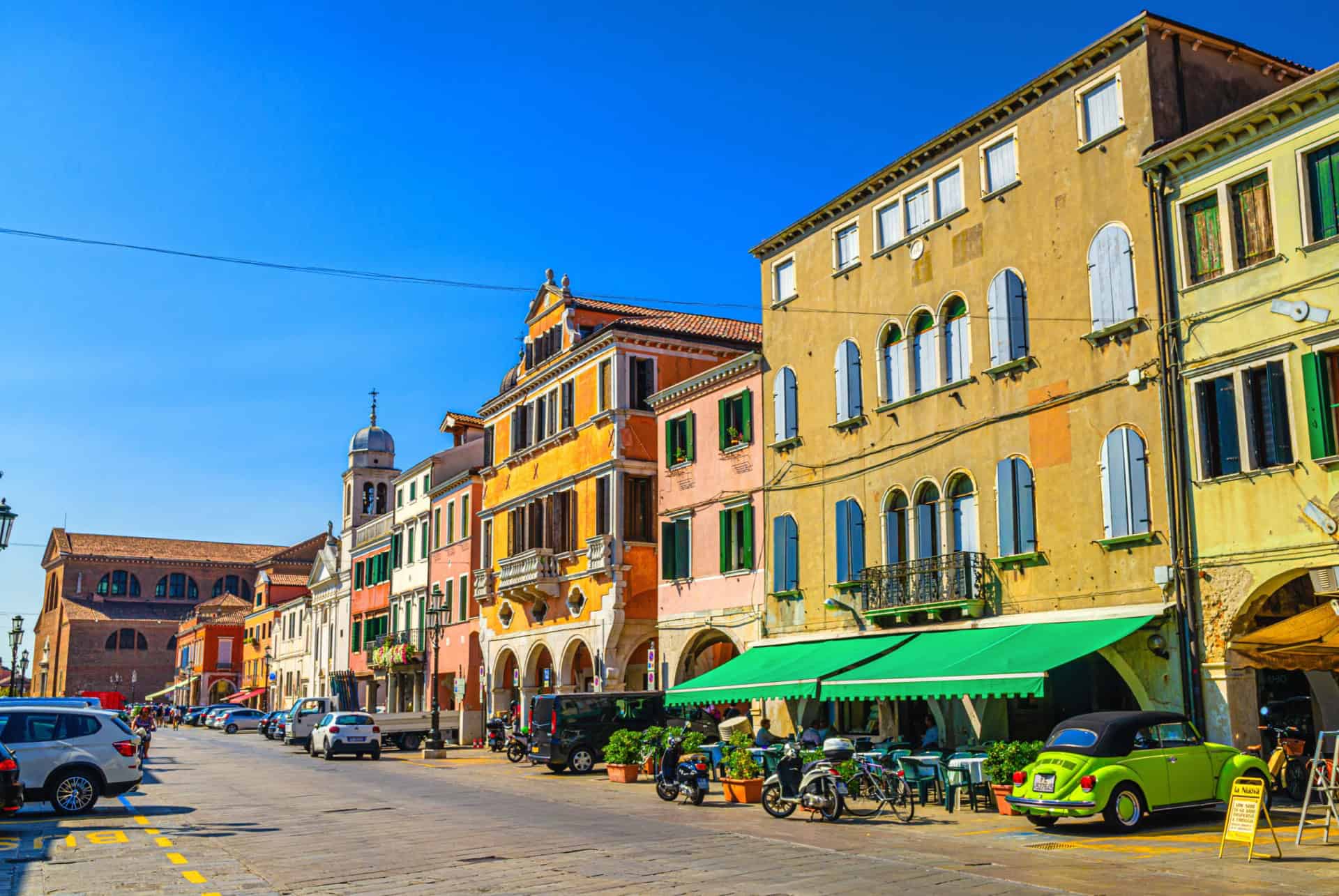 ile de chioggia a venise corso del popolo