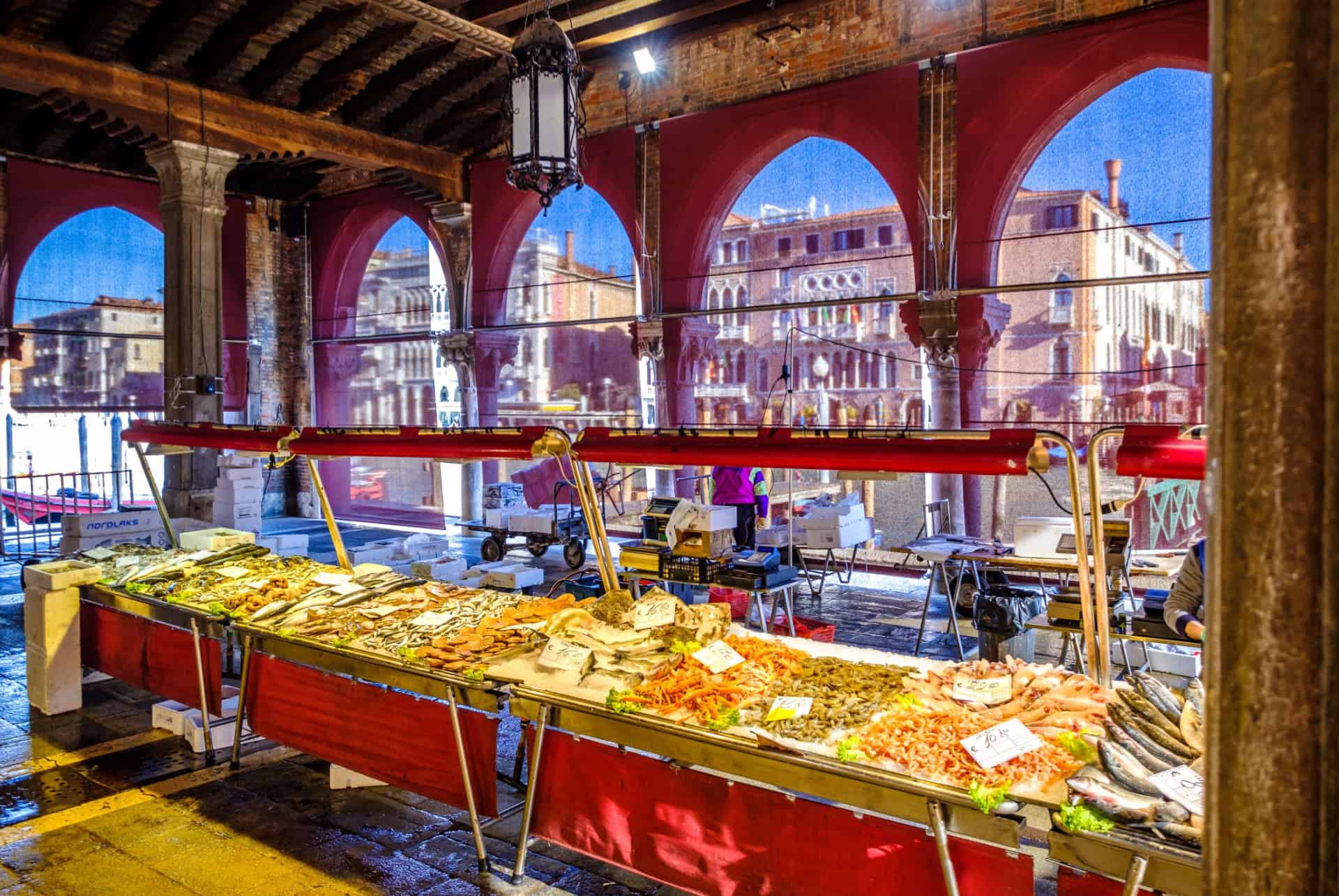 marché du rialto intérieur