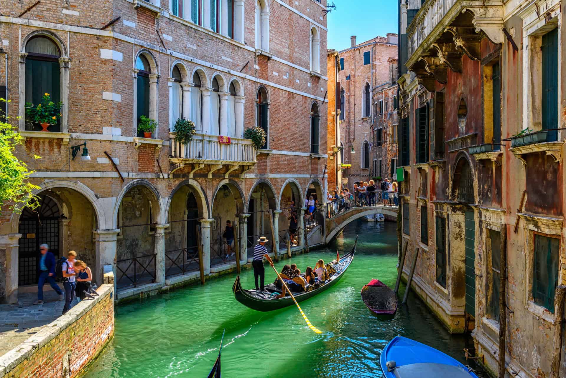 balade en gondole a venise en ete