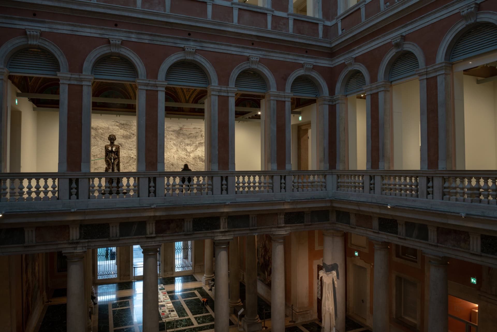 palazzo grassi interieur