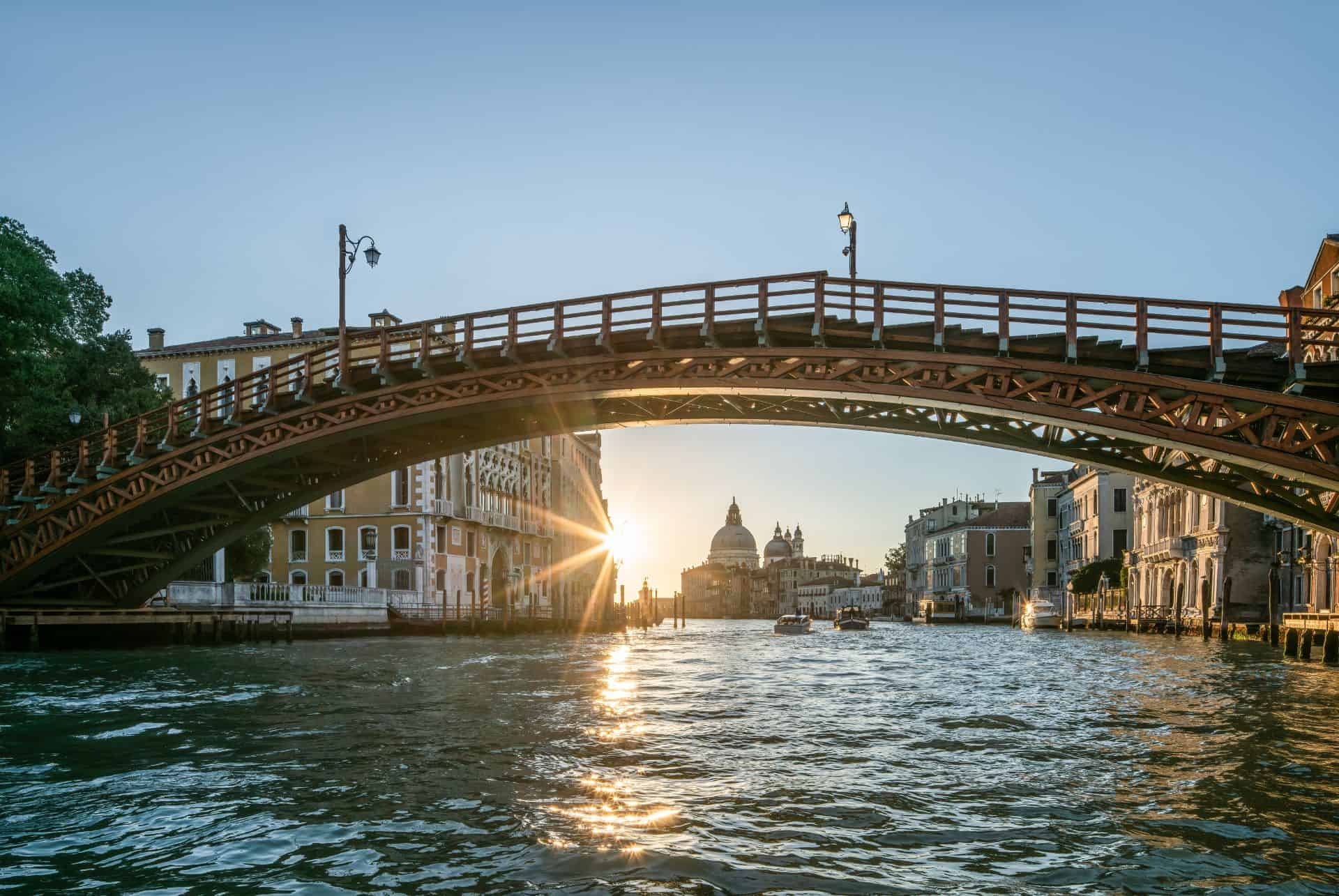 pont de l accademia lever de soleil